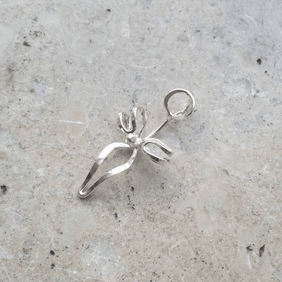 Månadsblomman Juni Halsband – huvudbild