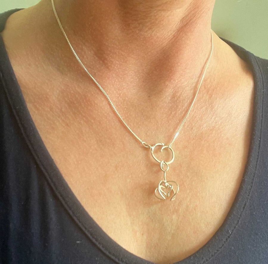 Månadsblomman December halsband – huvudbild