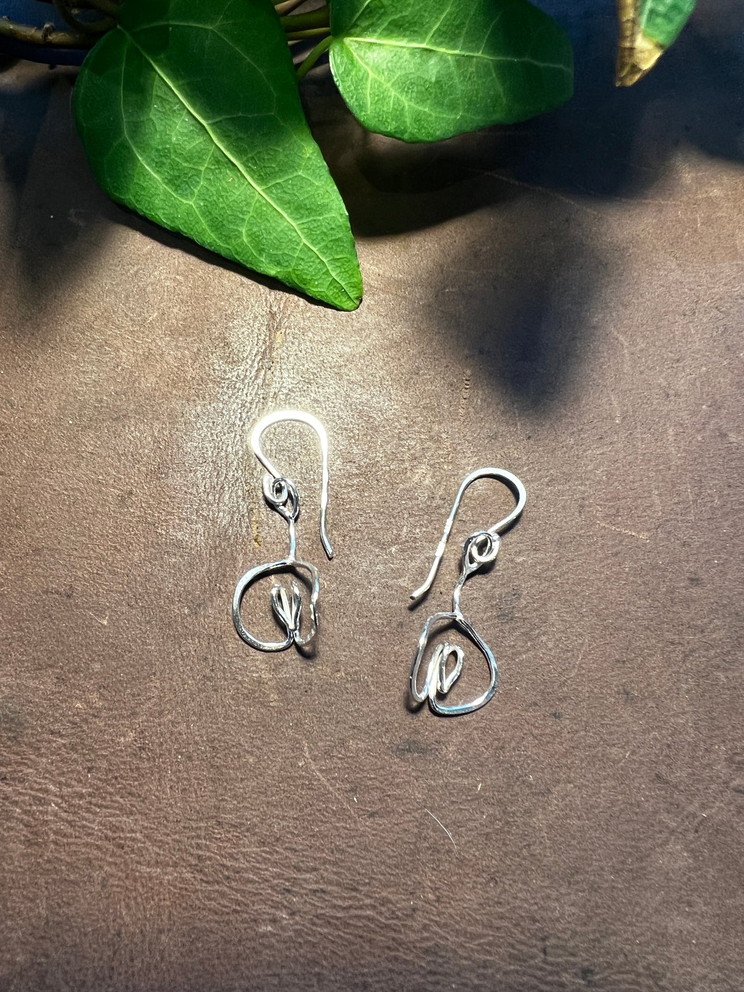 Månadsblommorna Hängande Örhängen silver