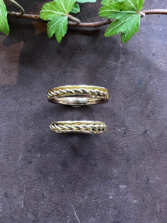 Striped ring 4 mm in 18k rose gold